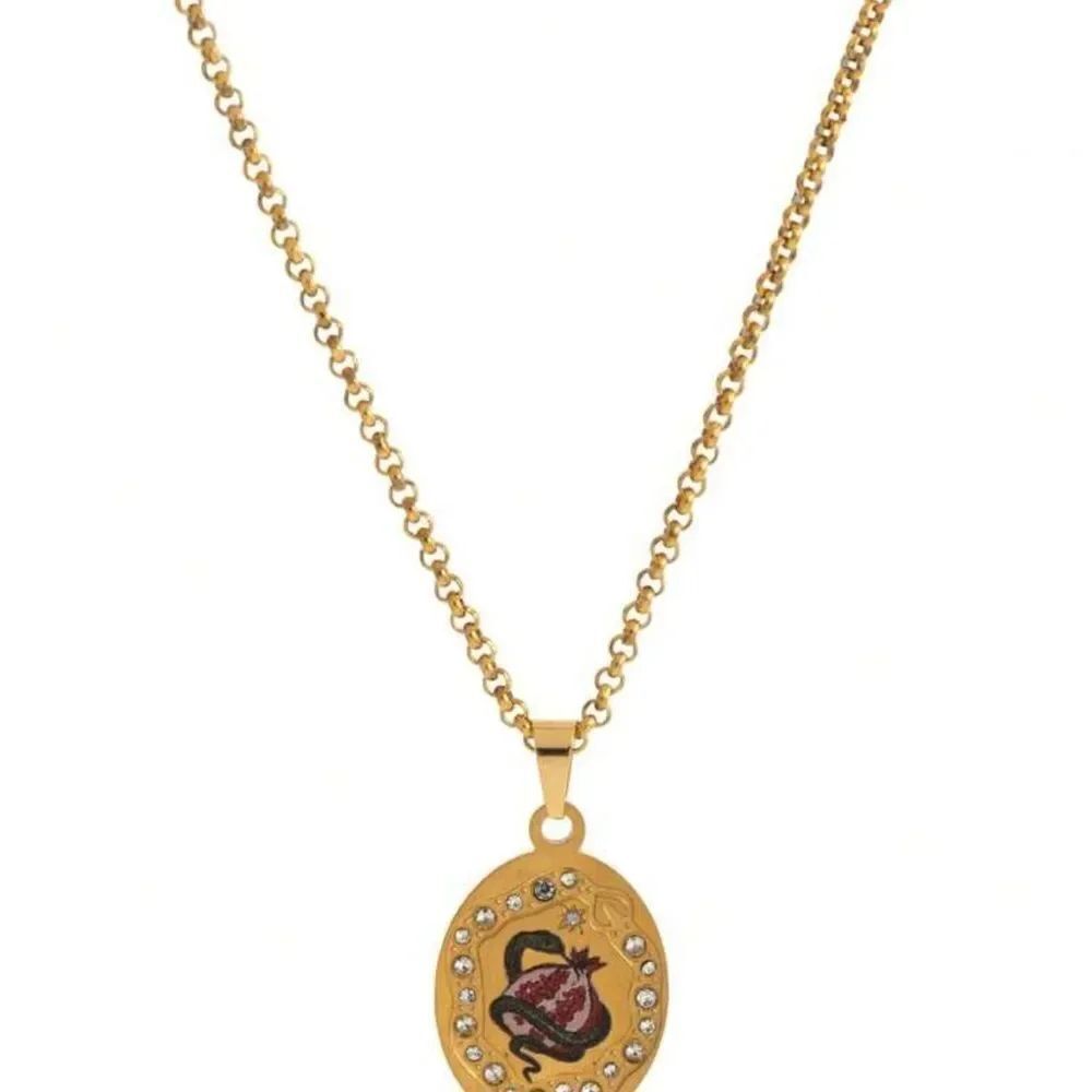 Gold Pendant necklace Q479